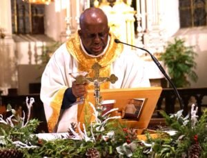 Homélie de Monsieur l&rsquo;Abbé Tony Aïmba Malikula à la messe de la Traversée 2024-2025